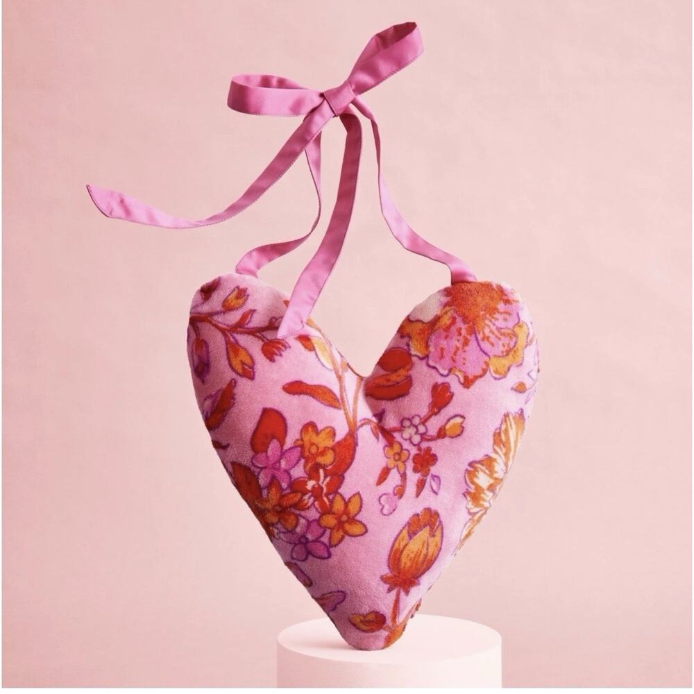 NWOT Vera Bradley Post Mastectomy Heart‎ Fleece Pillow Flourishing Garden Pink